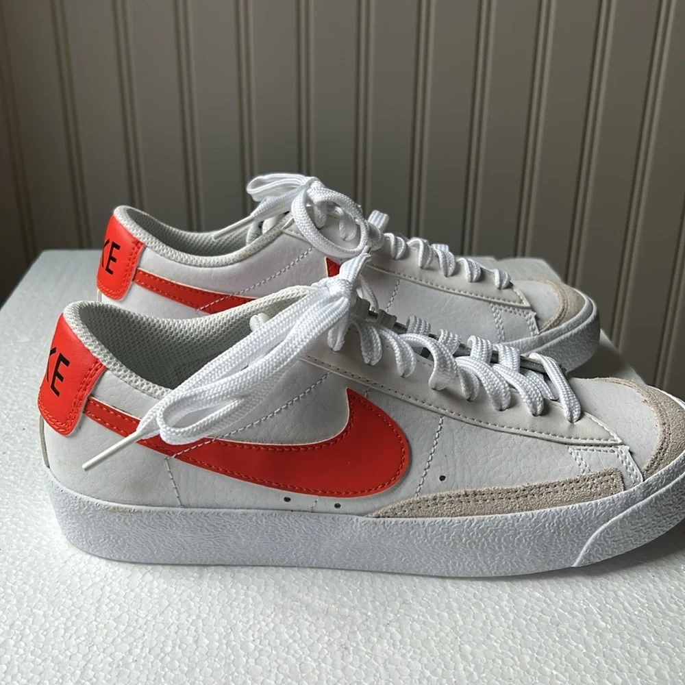 NWOT! Nike kids 2021 Blazer Low '77 (GS) lace up sneakers boys size 4.5Y white